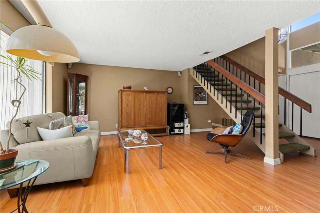 8472 Deepview Drive Property Photo 12