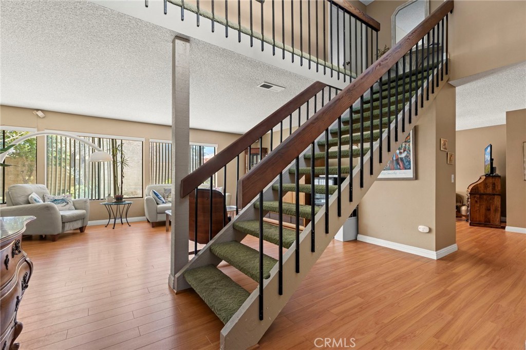 8472 Deepview Drive Property Photo 17