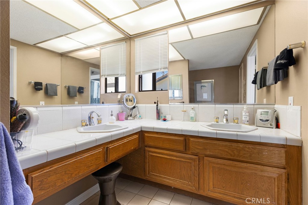 8472 Deepview Drive Property Photo 20