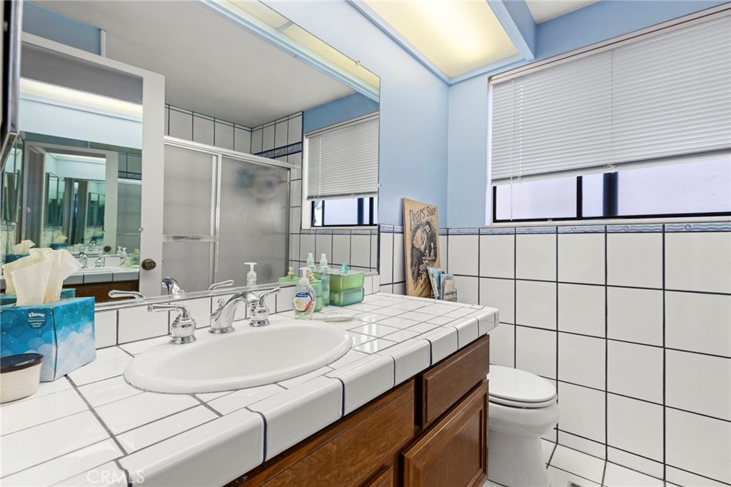 8472 Deepview Drive Property Photo 25