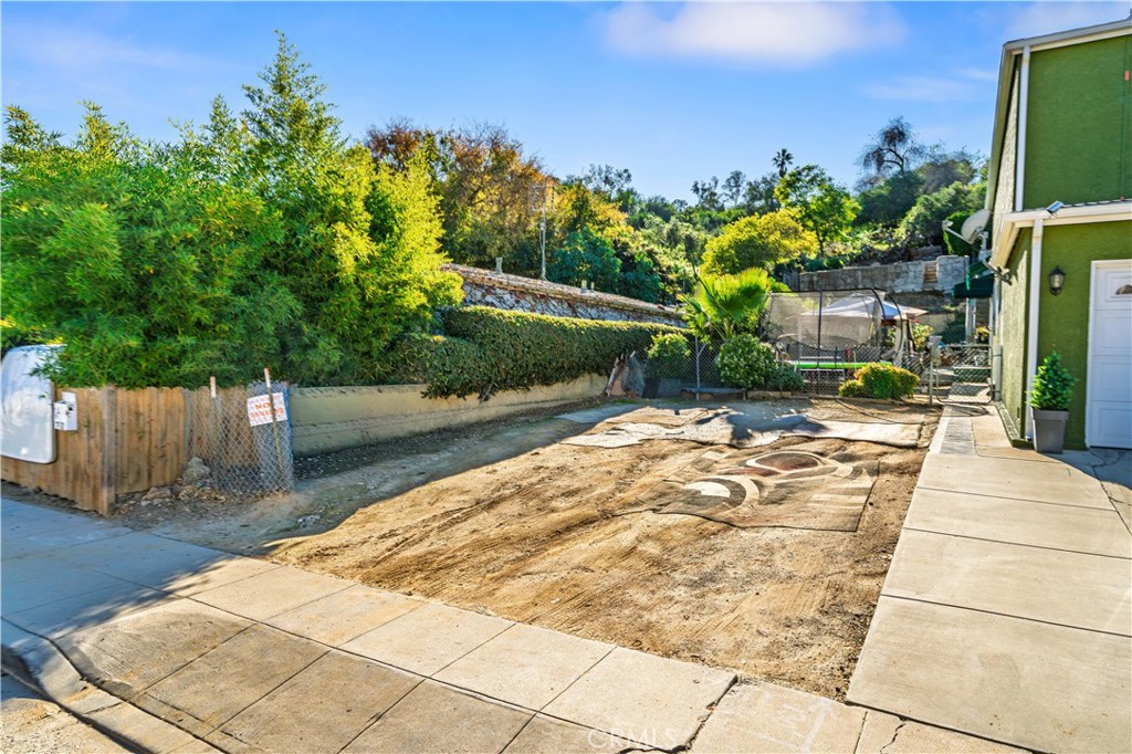 744 Amador Property Photo 2