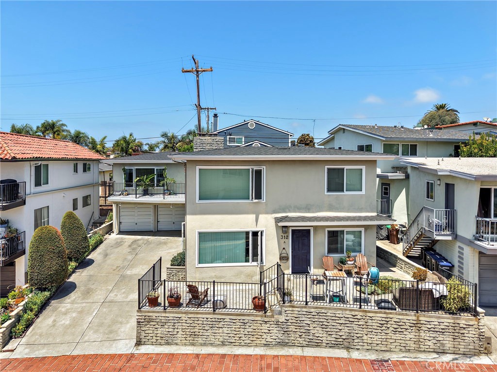 312 Avenida Del Mar Property Photo 1