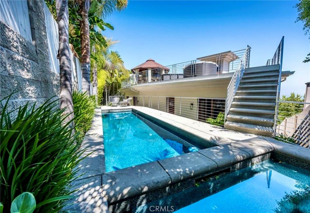 8827 Evanview Property Photo 5
