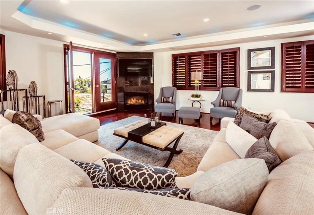 8827 Evanview Property Photo 10
