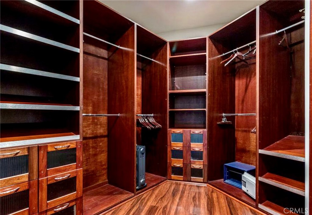 8827 Evanview Property Photo 14