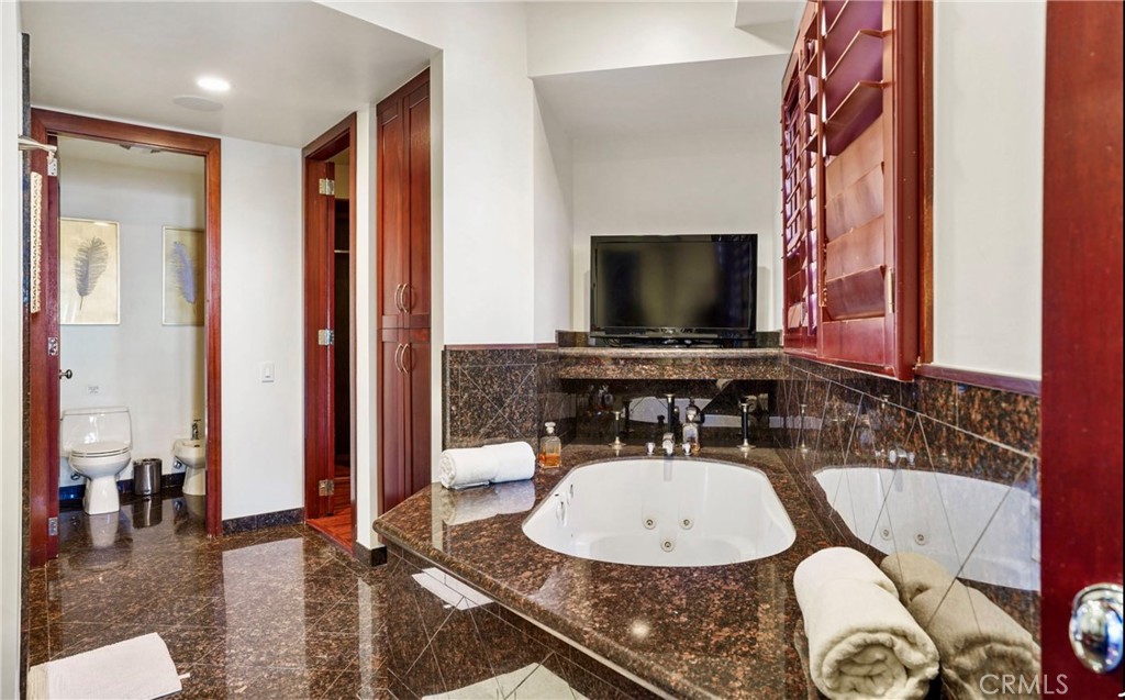 8827 Evanview Property Photo 25