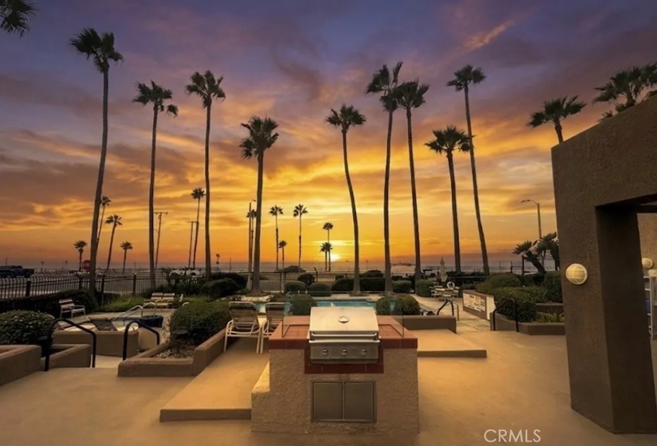 1200 Pacific Coast 327 Property Photo 21