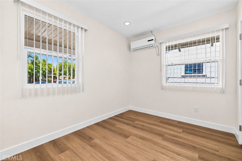 420 Olive Property Photo 18