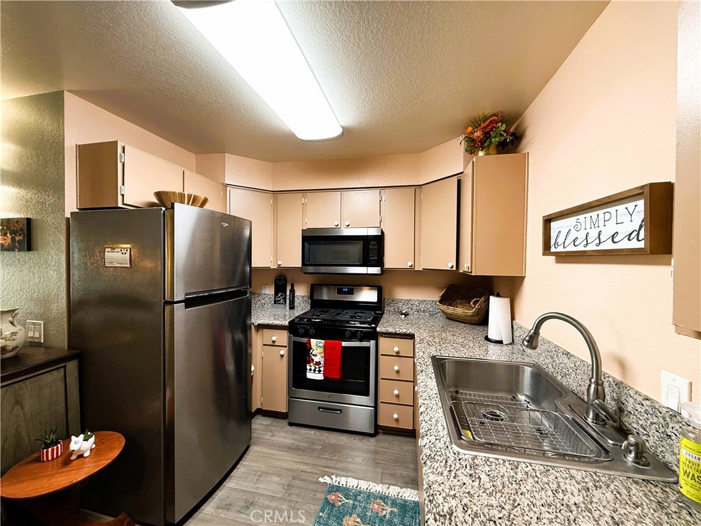 24410 Crenshaw Property Photo 3