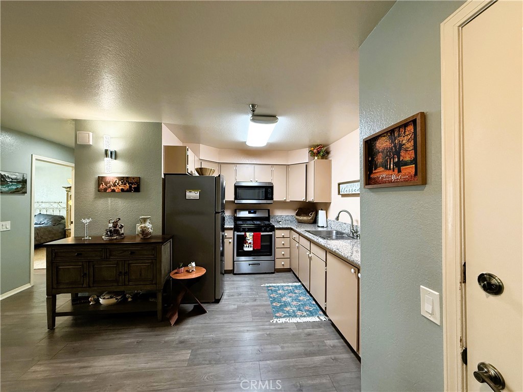 24410 Crenshaw Property Photo 4