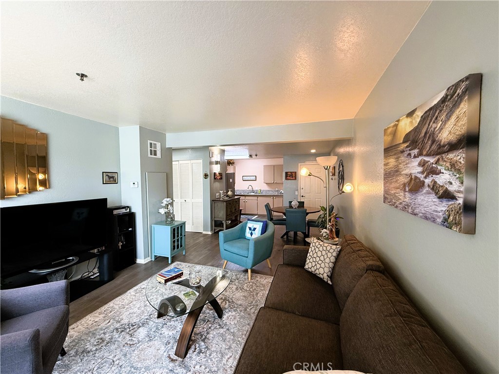 24410 Crenshaw Property Photo 9