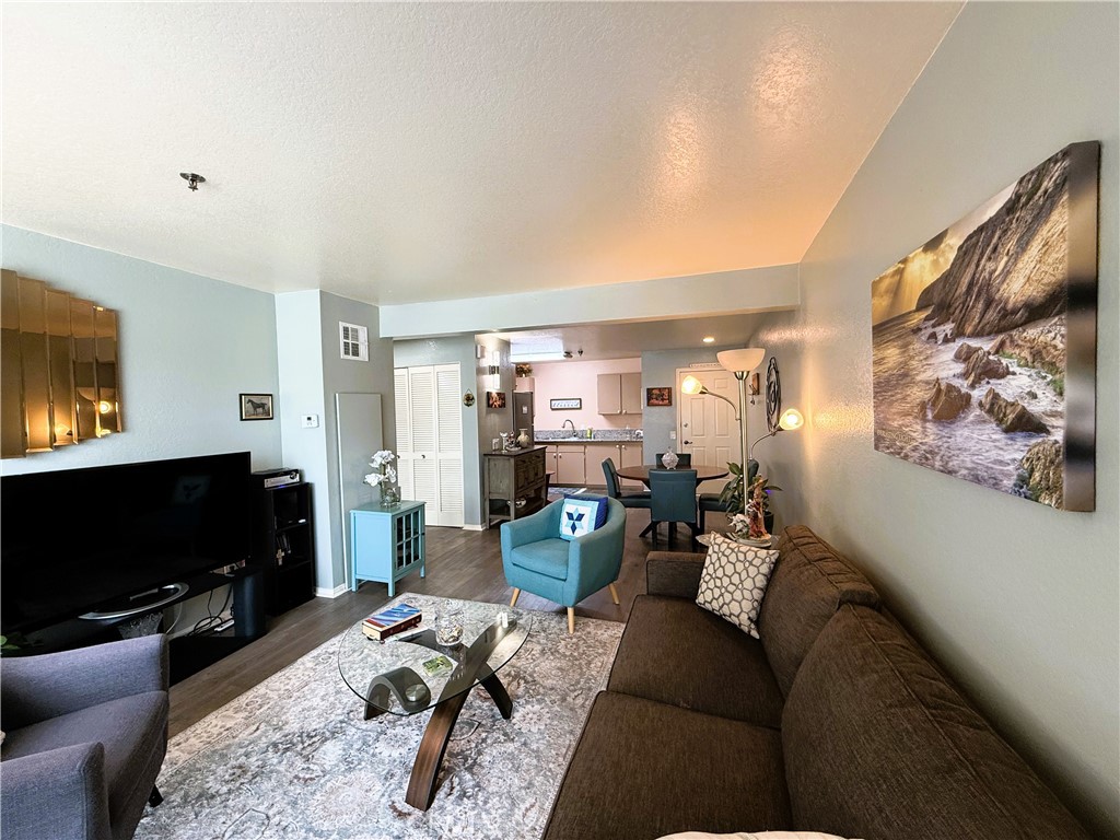 24410 Crenshaw Property Photo 10