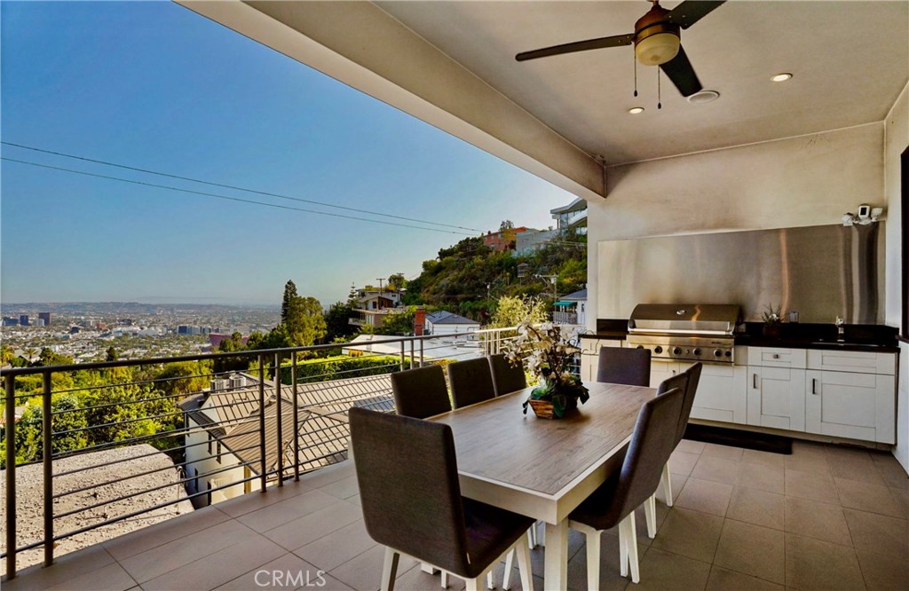 8835 Evanview Property Photo 4