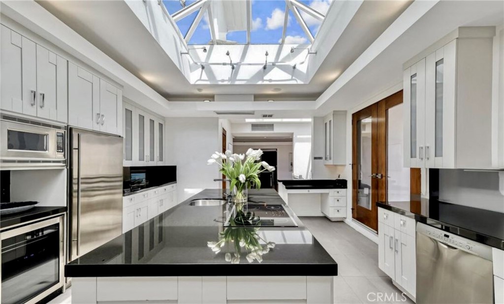 8835 Evanview Property Photo 10