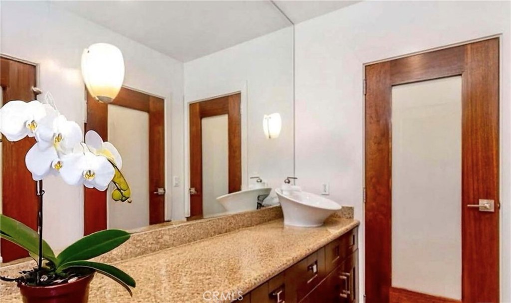 8835 Evanview Property Photo 18