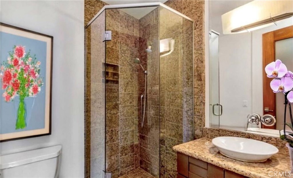 8835 Evanview Property Photo 20