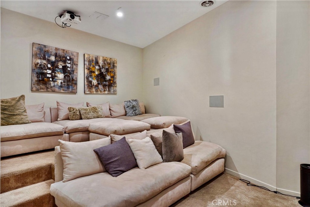 8835 Evanview Property Photo 26