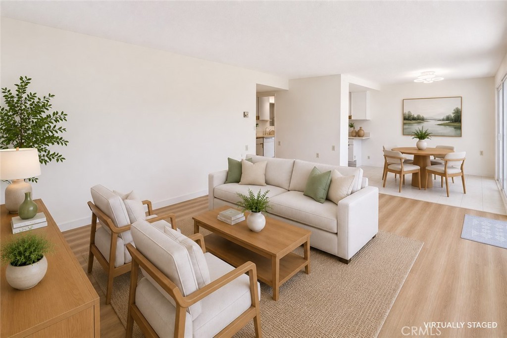 2184 Via Mariposa E B Property Photo 4
