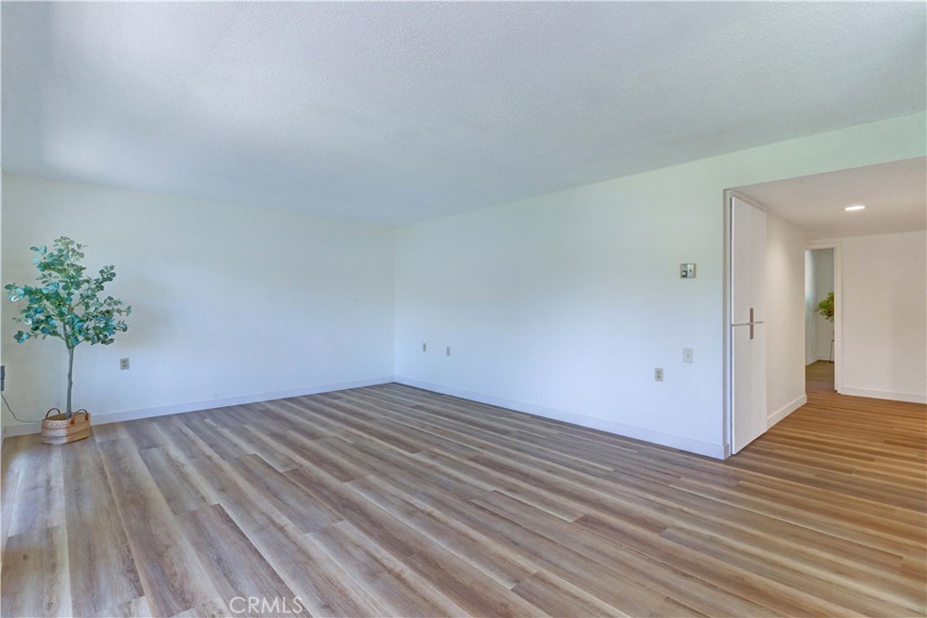2184 Via Mariposa E B Property Photo 9