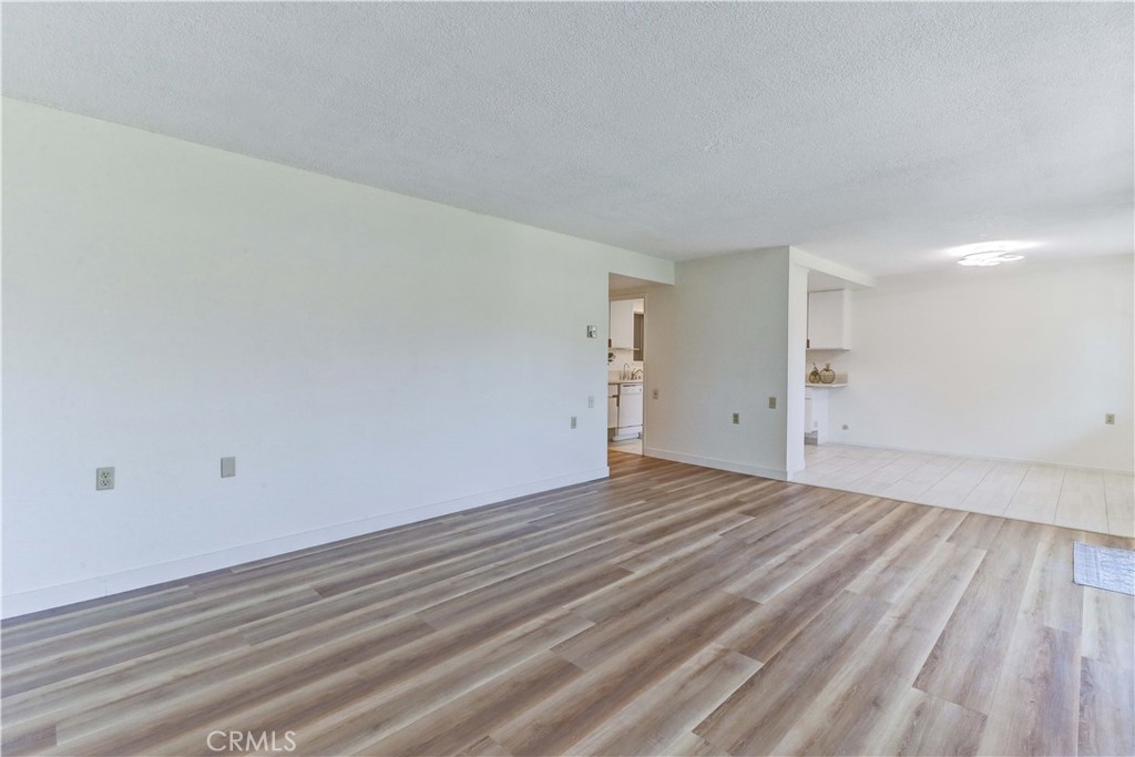 2184 Via Mariposa E B Property Photo 11