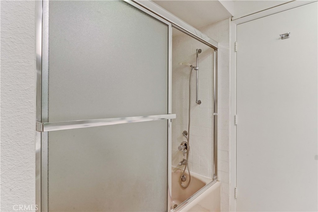 2184 Via Mariposa E B Property Photo 23