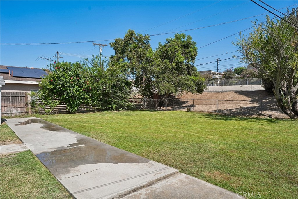 1737 W Jacaranda Property Photo 31