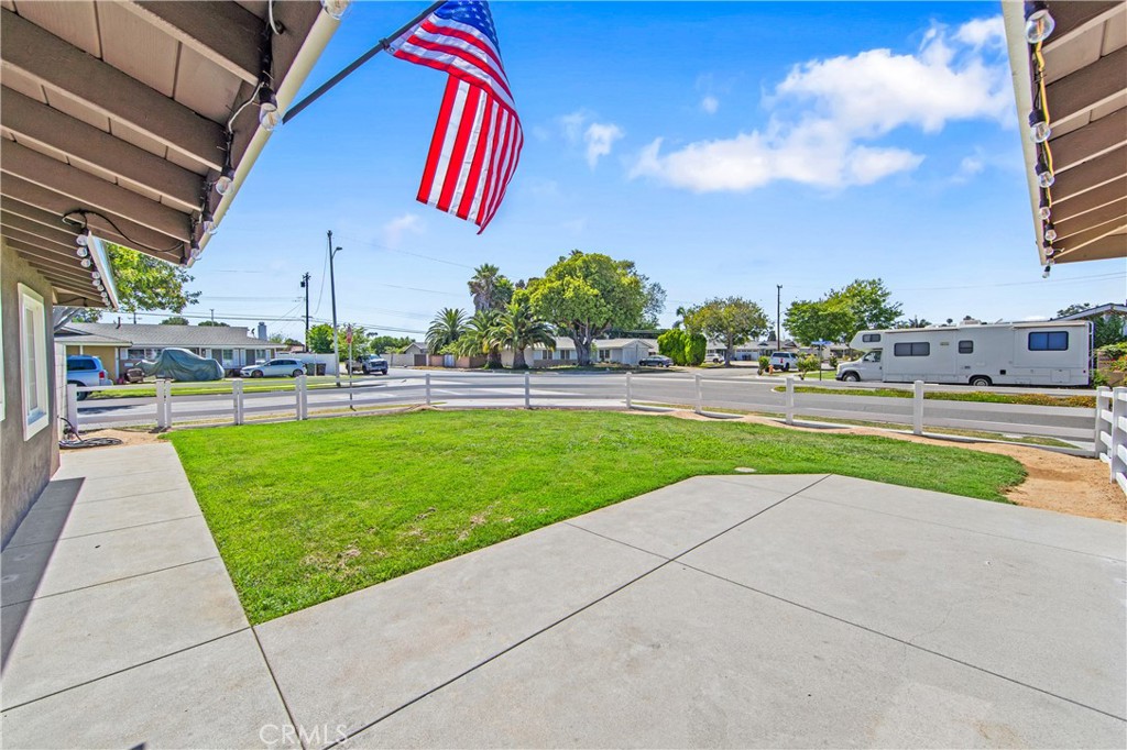 5892 Meadowlark Drive Property Photo 4