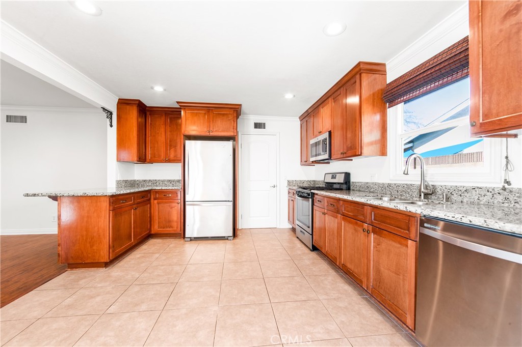 5892 Meadowlark Drive Property Photo 8