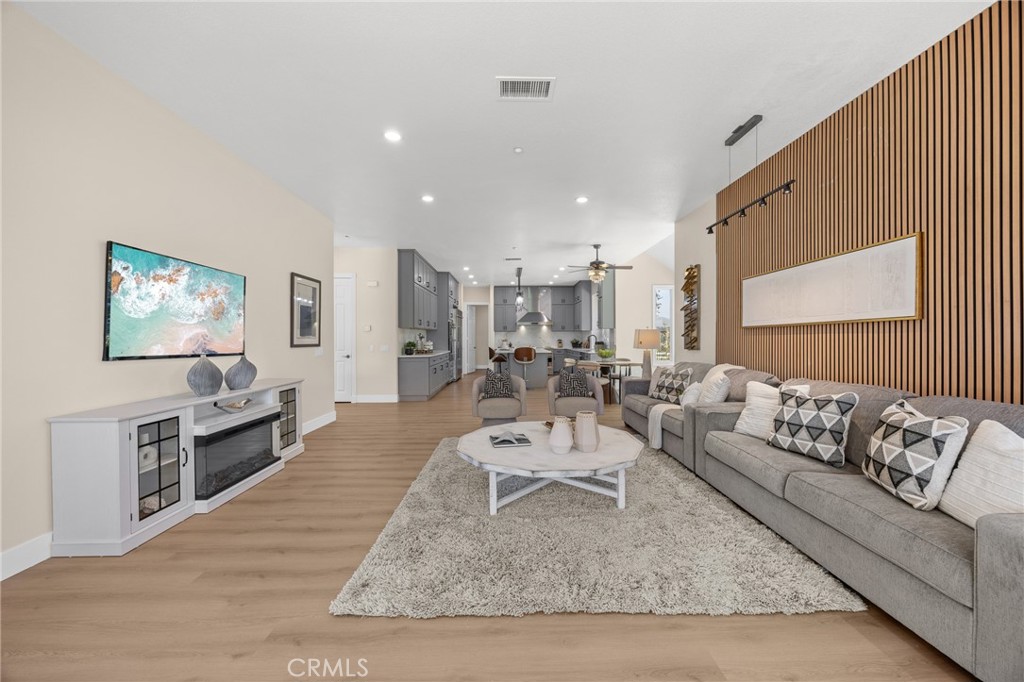 87 Panorama Property Photo 23