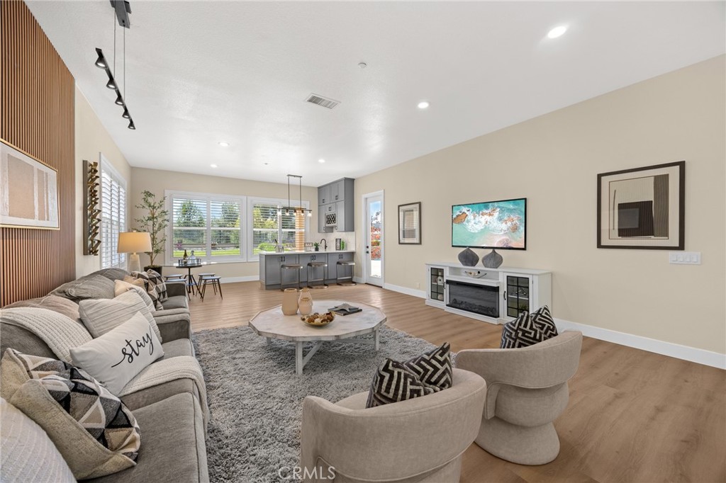 87 Panorama Property Photo 28