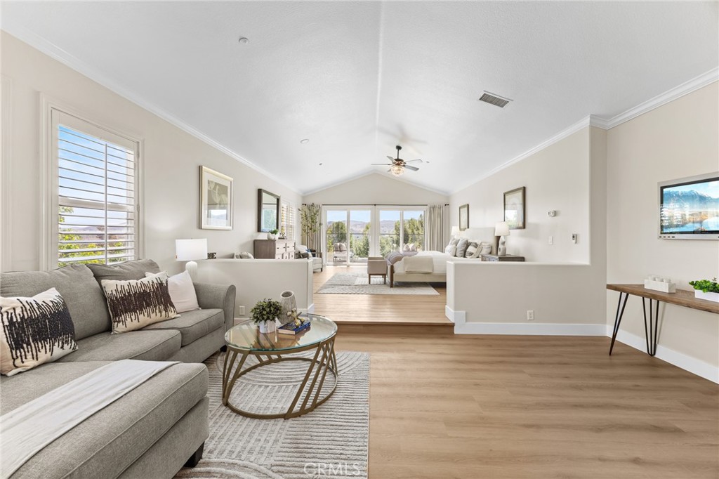 87 Panorama Property Photo 37