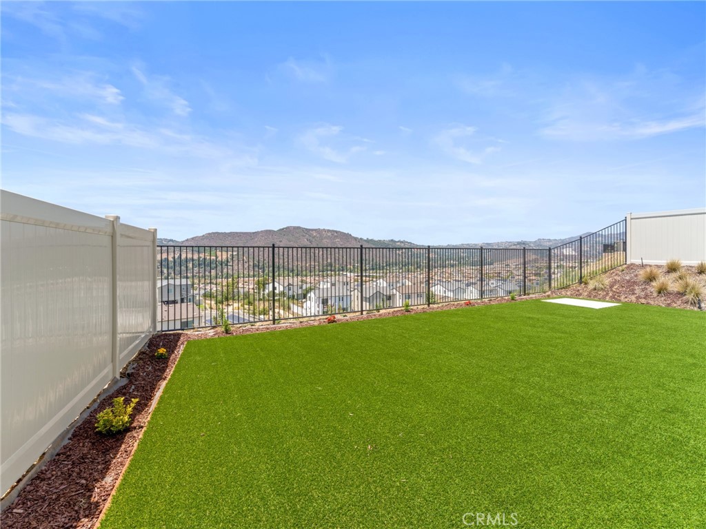 598 Meadowood Property Photo 31