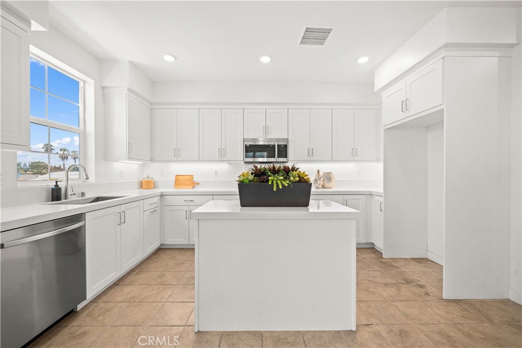 155 W La Palma Avenue 2 Property Photo 13