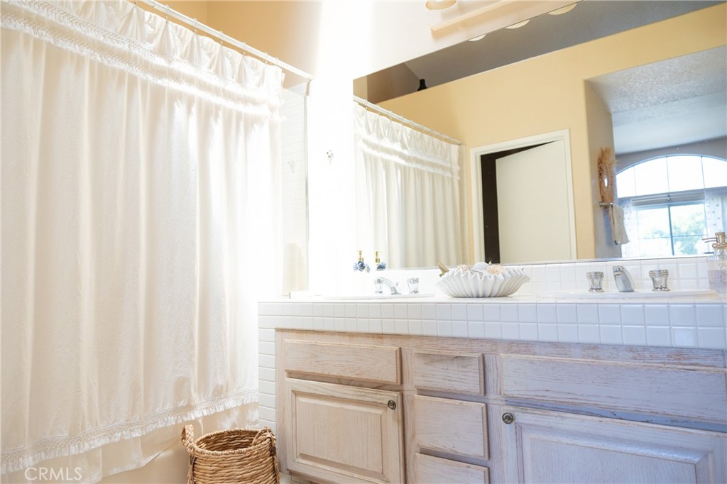 21 Bravo Property Photo 38