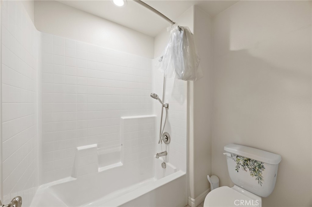 640 S Gladys Property Photo 31