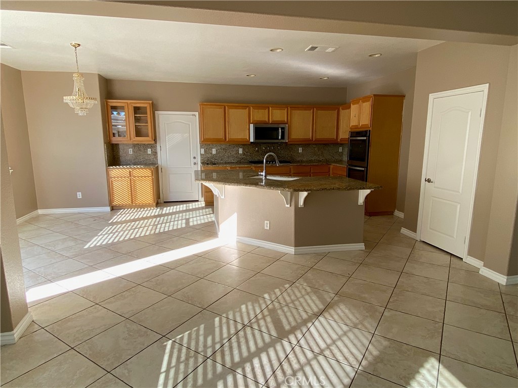 12743 Wine Cellar Court Property Photo 4