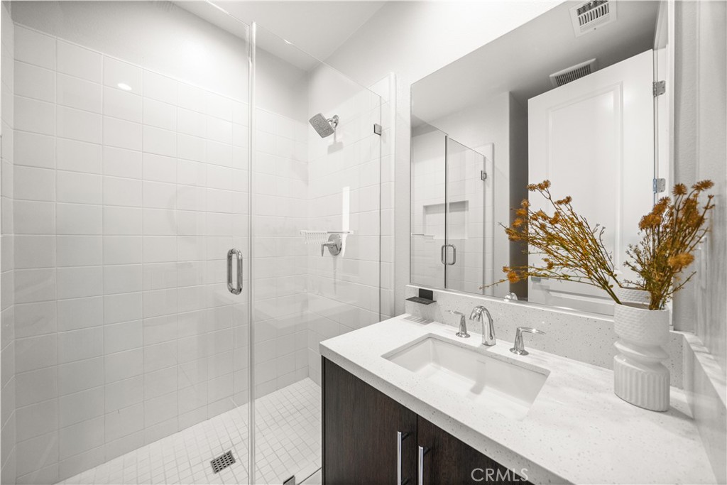 270 Burwood Property Photo 5