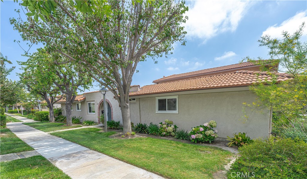 13875 La Jolla Plaza Property Photo 1