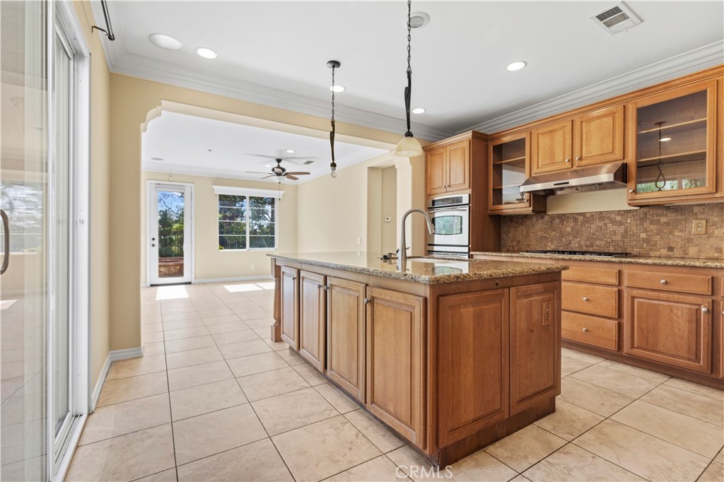 16689 Tourmaline Property Photo 5