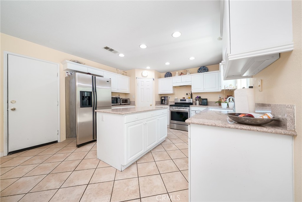38199 Talavera Court Property Photo 14