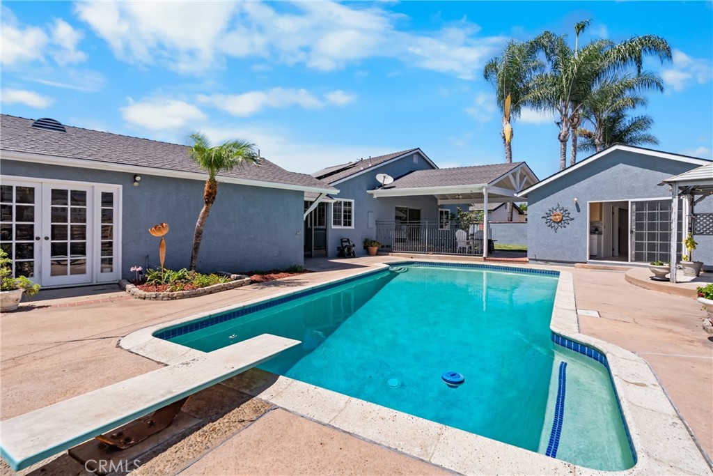 9612 La Reina Property Photo 1