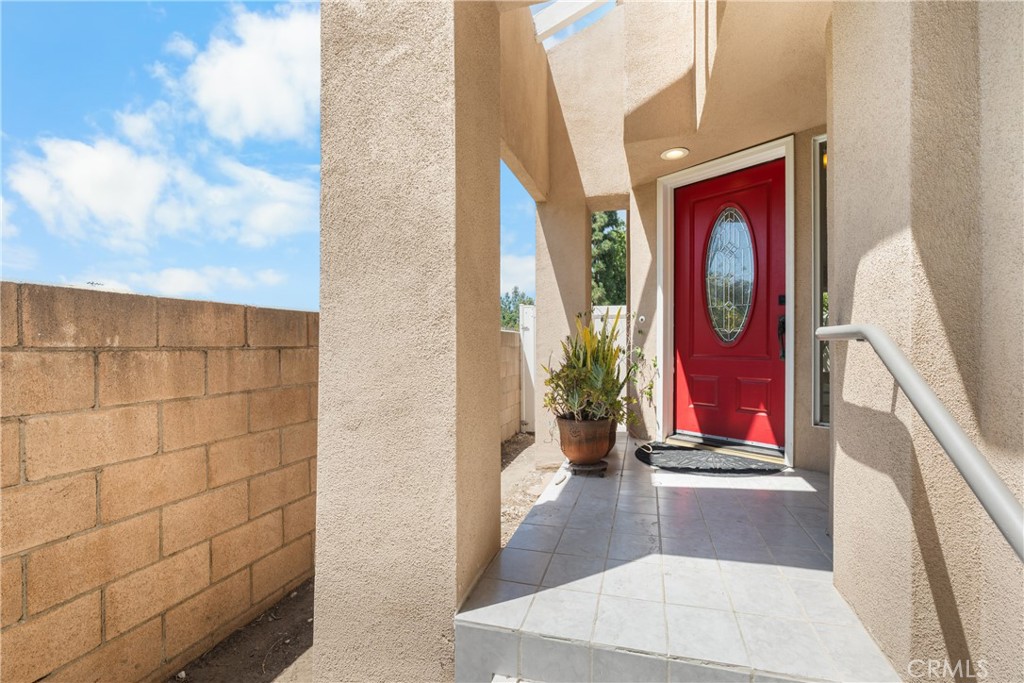 1243 Monterey Court Property Photo 3