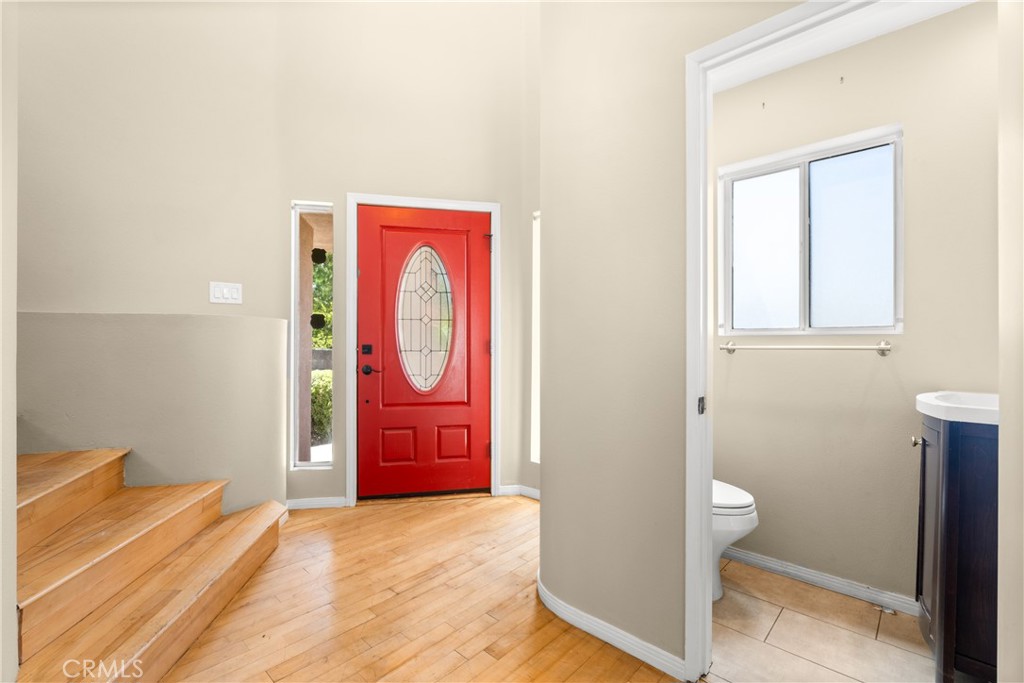1243 Monterey Court Property Photo 4