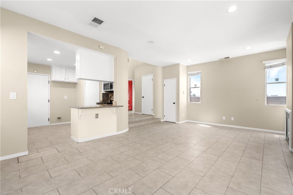 1243 Monterey Court Property Photo 7