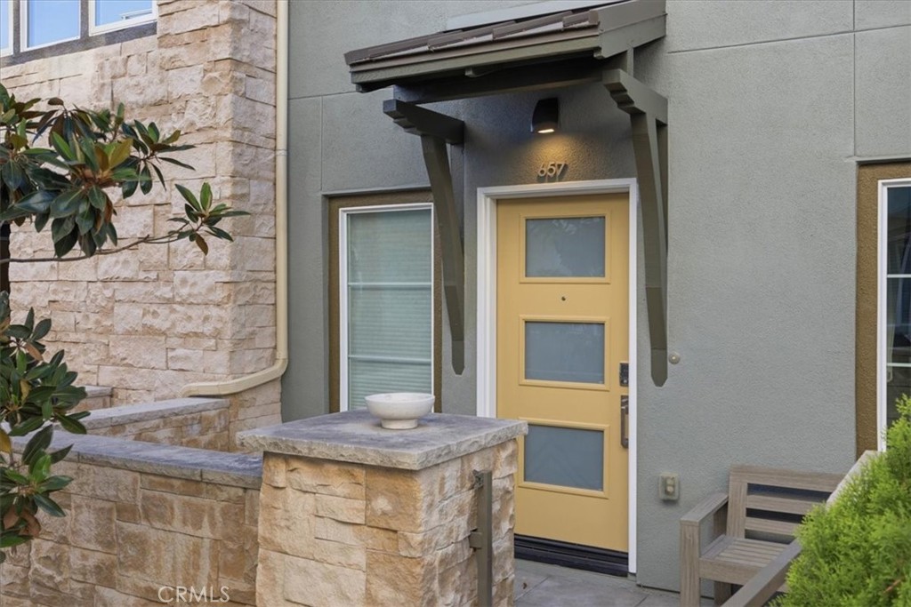 657 Doheny Property Photo 2