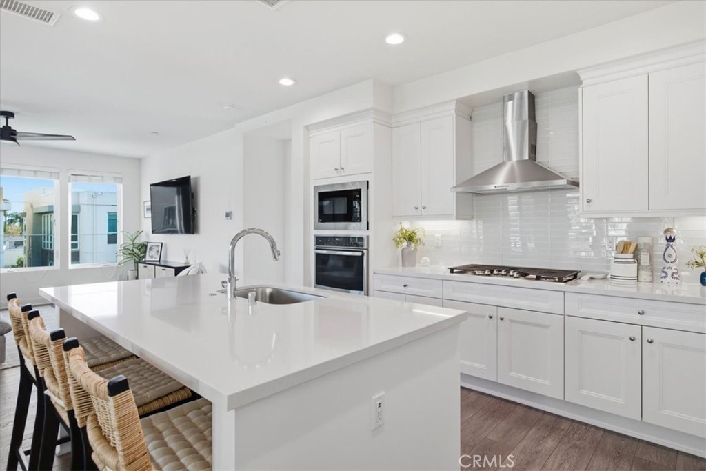 657 Doheny Property Photo 16