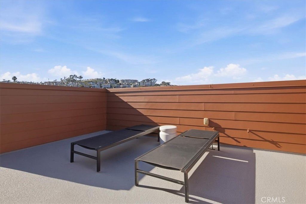 657 Doheny Property Photo 23