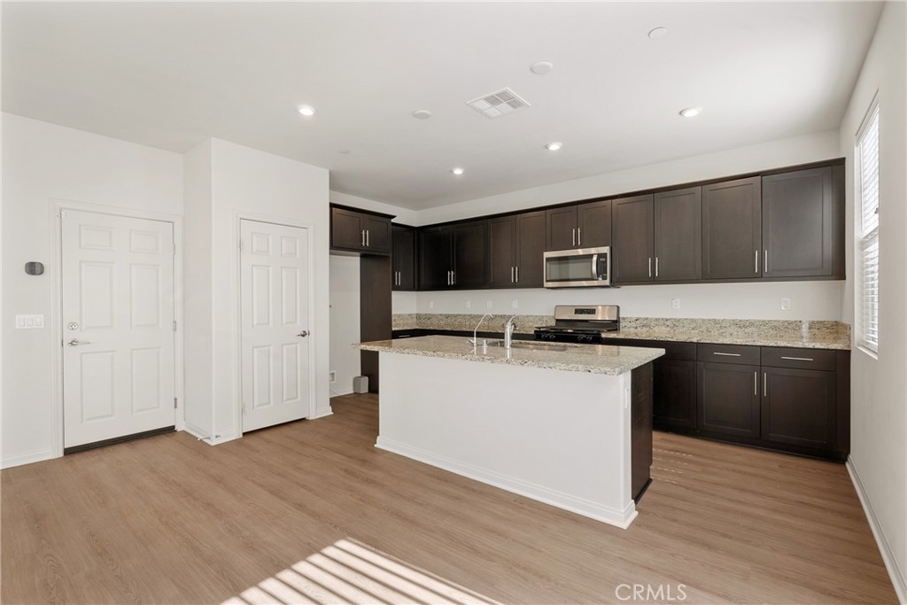 26549 Brightstone Property Photo 6