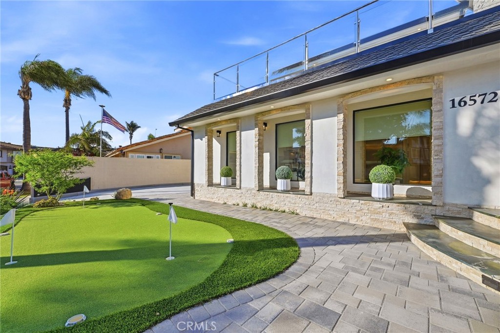 16572 Carousel Property Photo 21