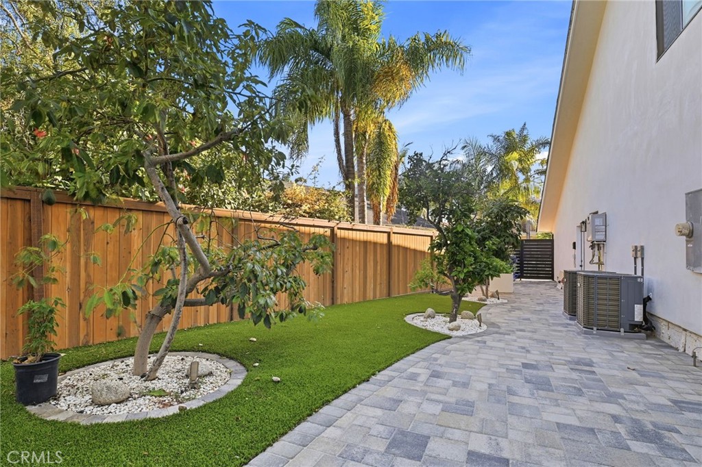 16572 Carousel Property Photo 23